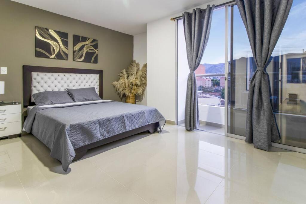 Amplio Apartamento En Calasanz - Estadio เมเดยิน ภายนอก รูปภาพ